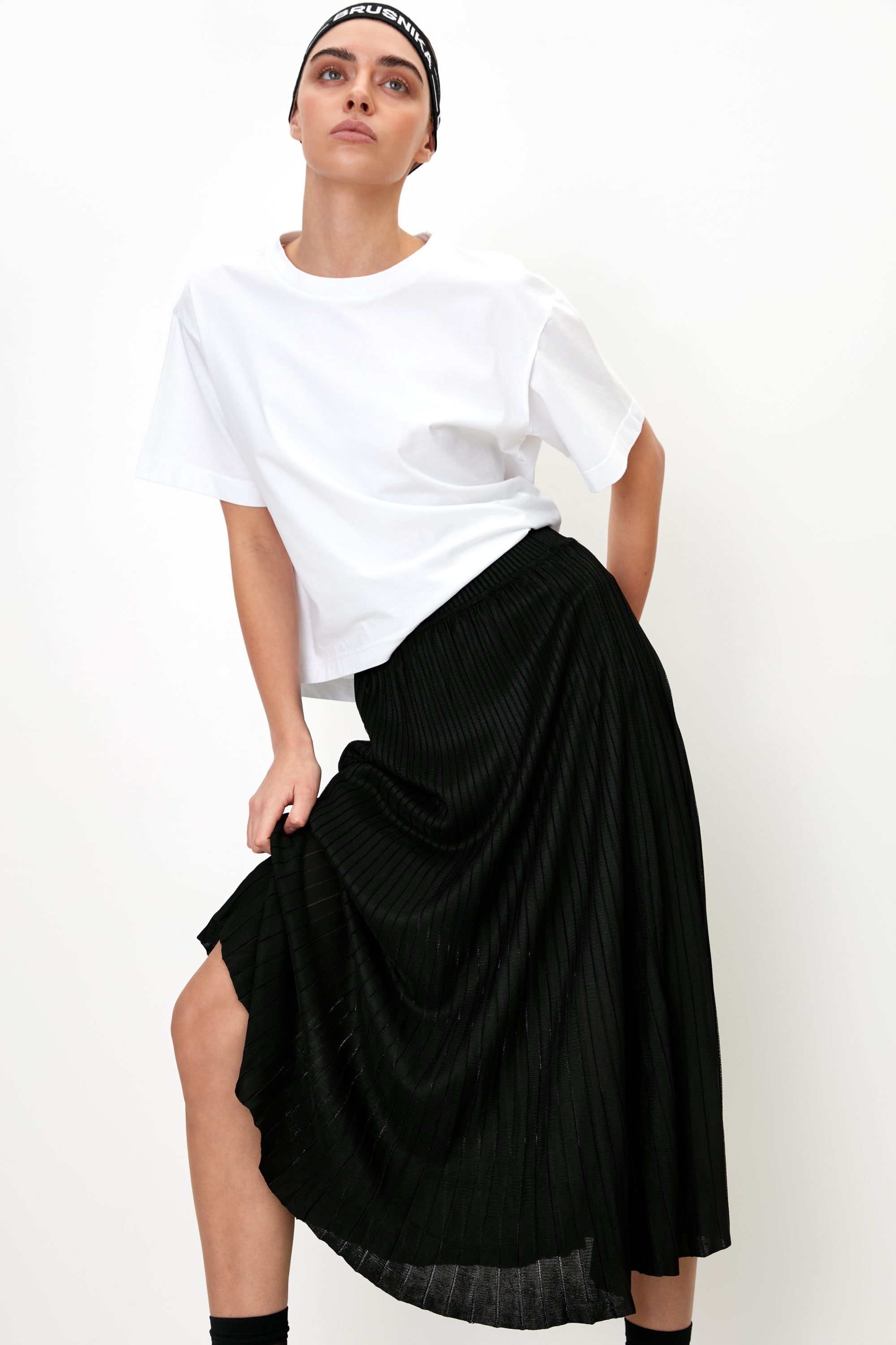 Skirt 4346-01 Black from BRUSNiKA