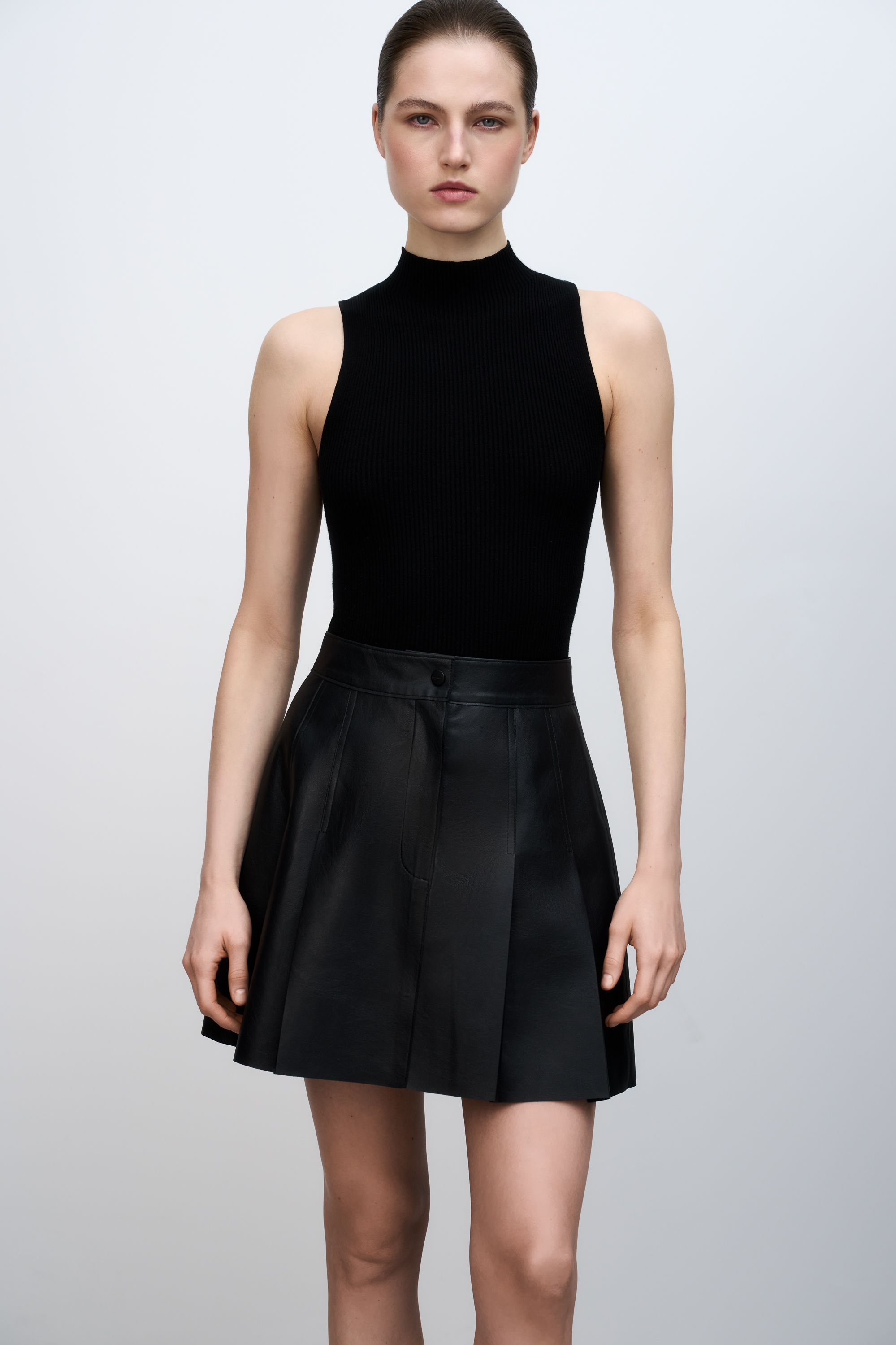 Skirt 4513-01 Black from BRUSNiKA