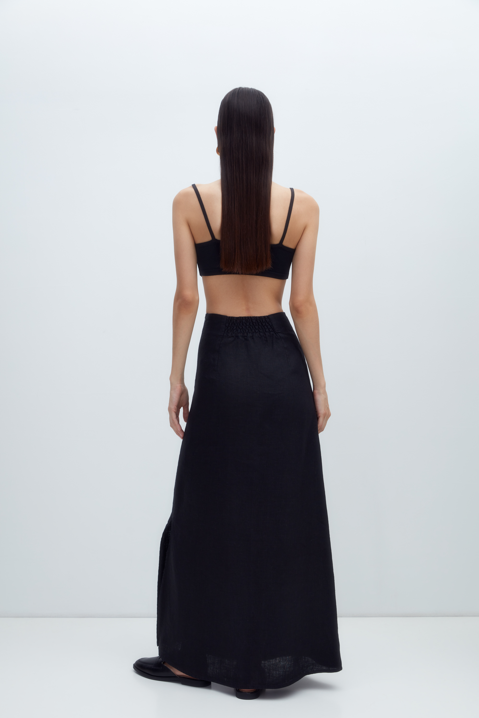 Skirt 4700-01 Black from BRUSNiKA