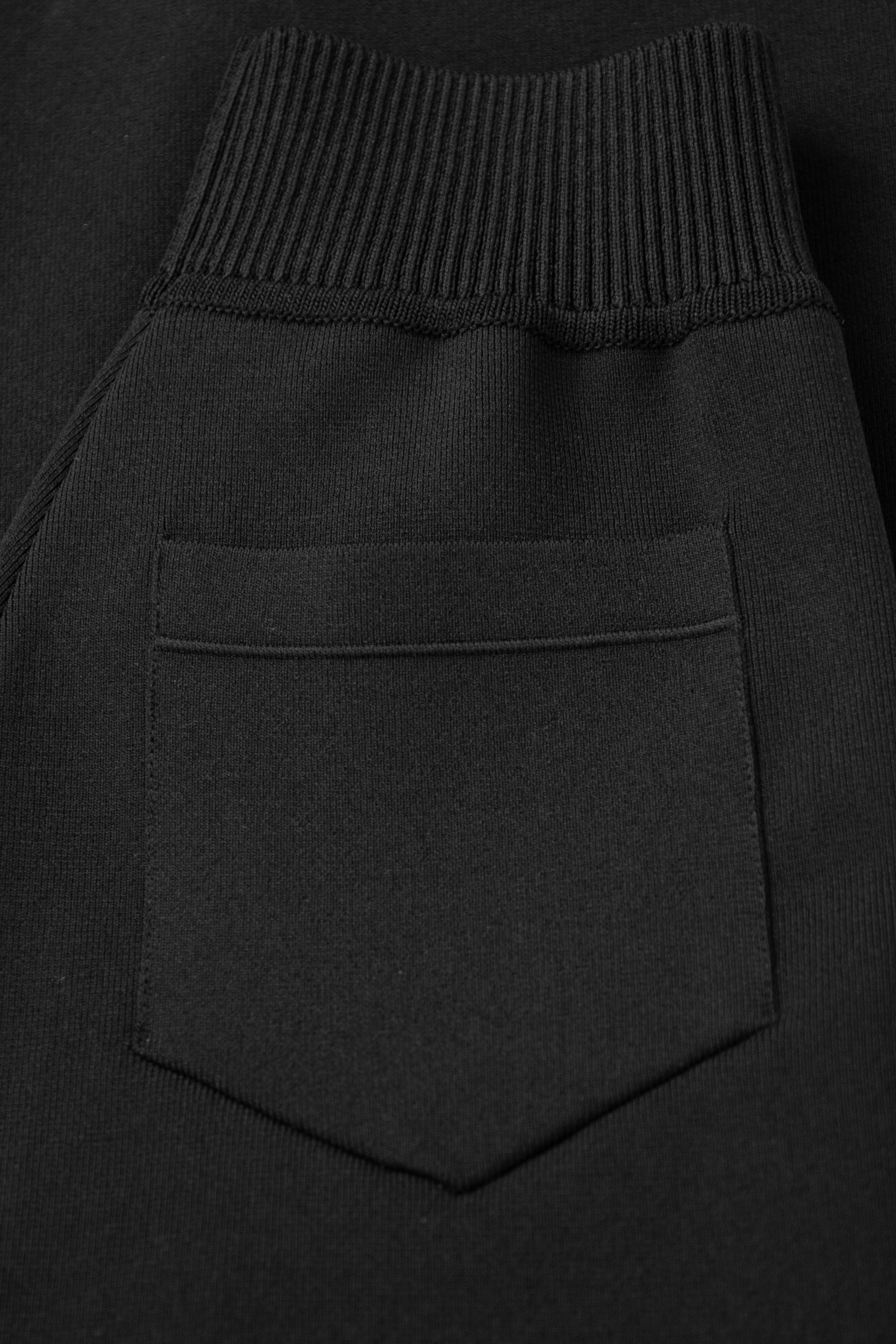 Skirt 4087-01 Black from BRUSNiKA