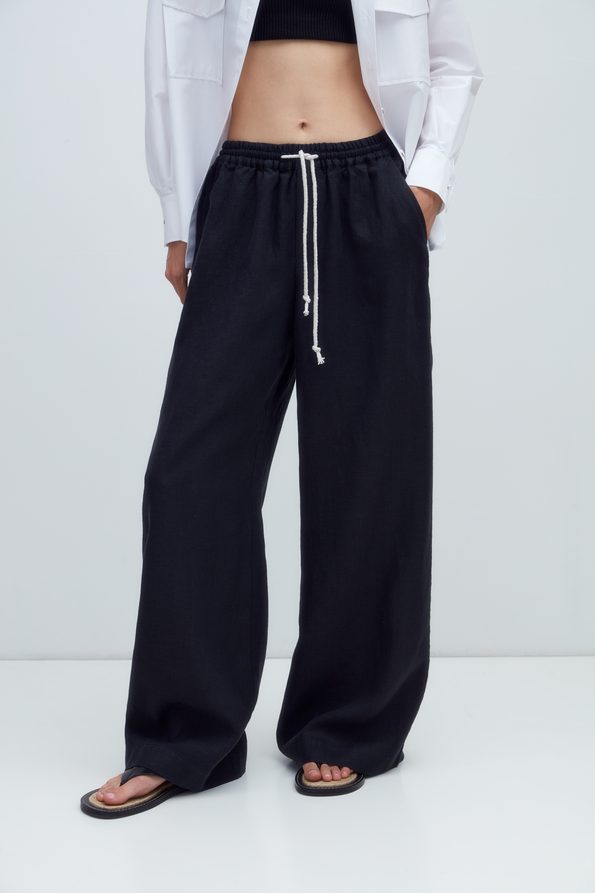 Trousers 4676-01 Black from BRUSNiKA