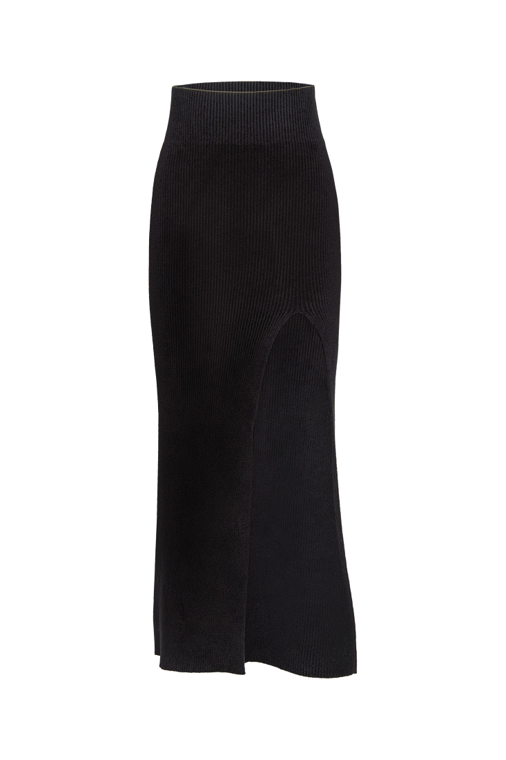 Skirt 4366-01 Black from BRUSNiKA
