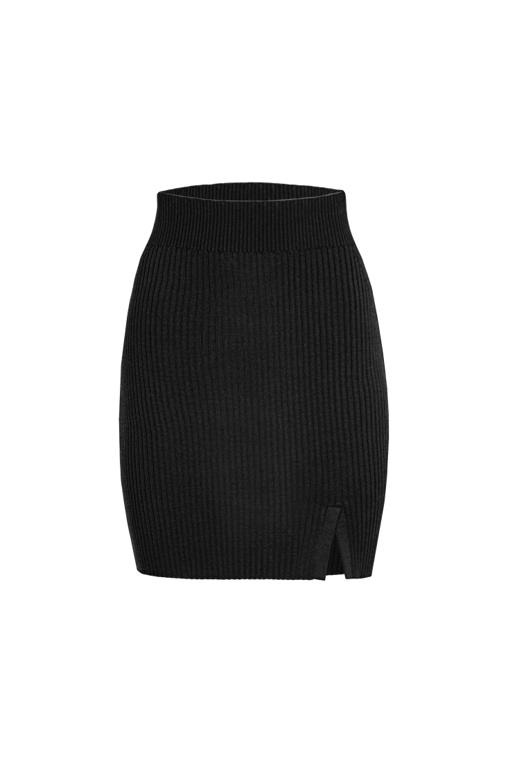 Skirt 3820-01 Black from BRUSNiKA