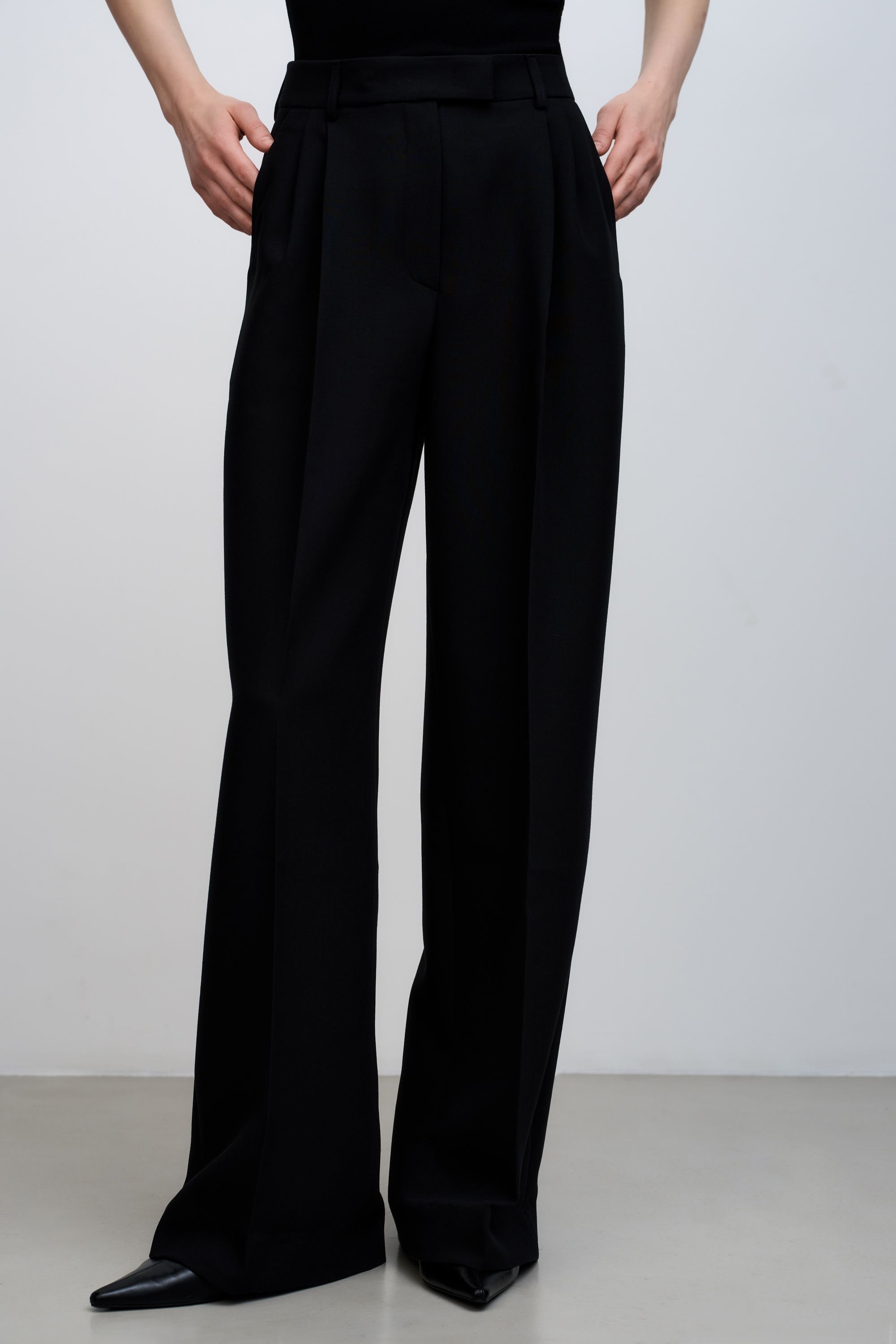Trousers 4380-01 Black from BRUSNiKA