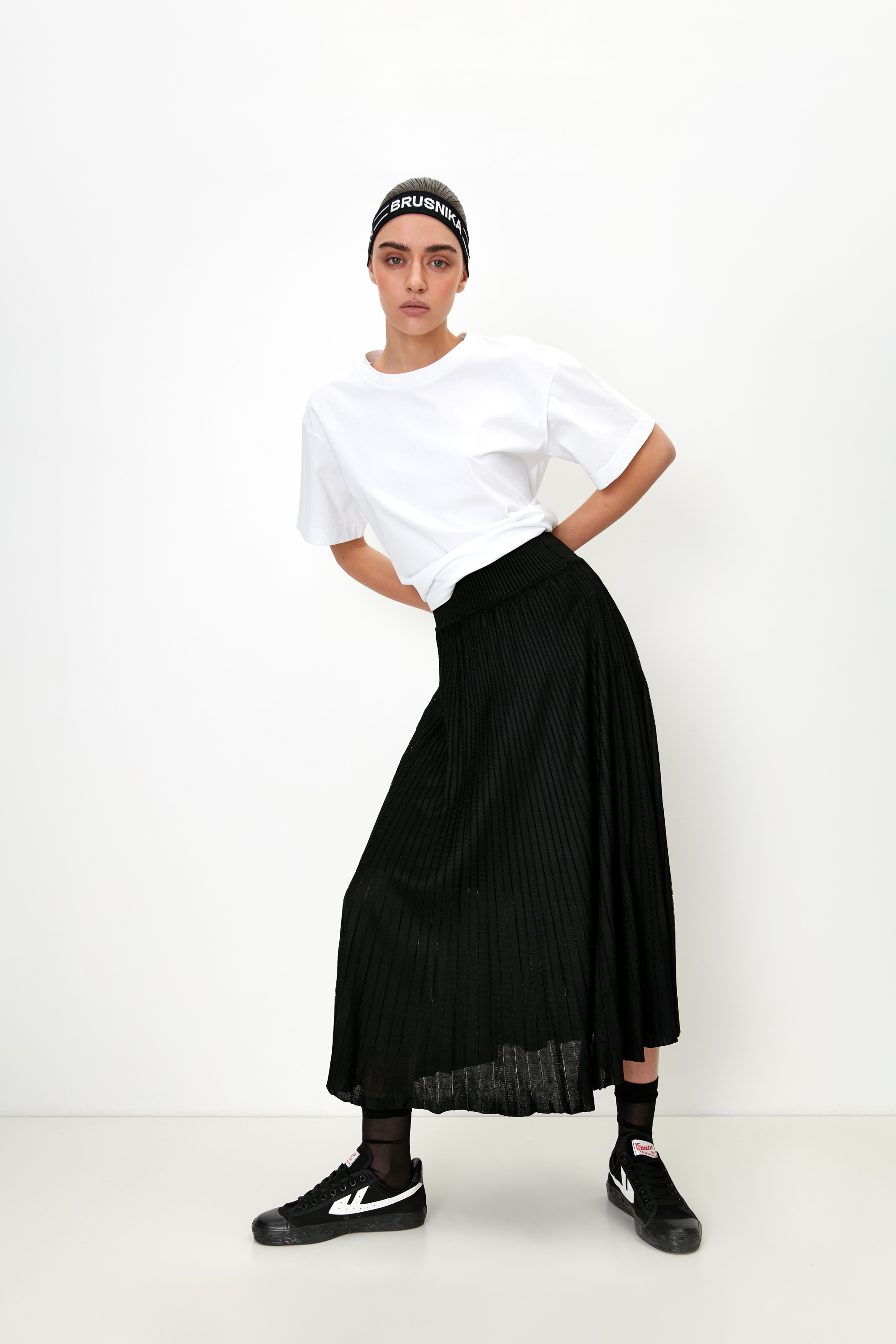 Skirt 4346-01 Black from BRUSNiKA