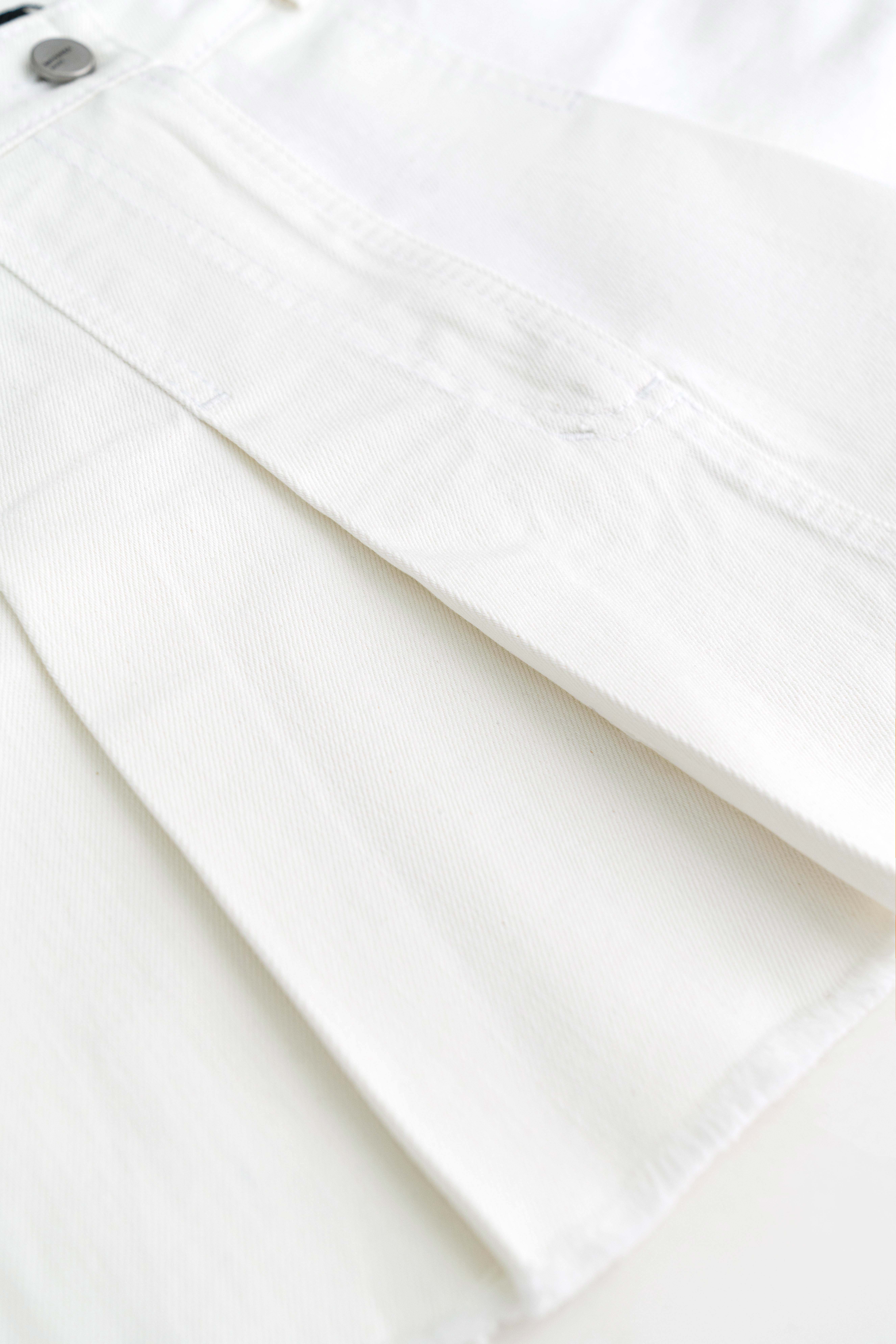 Skirt 4637-02 White from BRUSNiKA