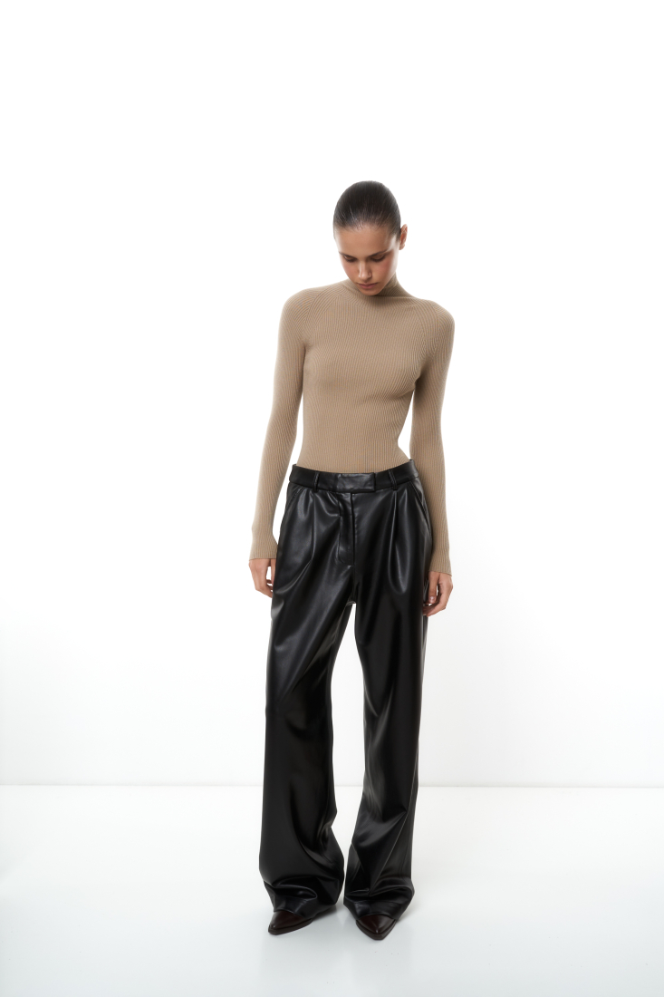 Trousers 4838-01 Black from BRUSNiKA