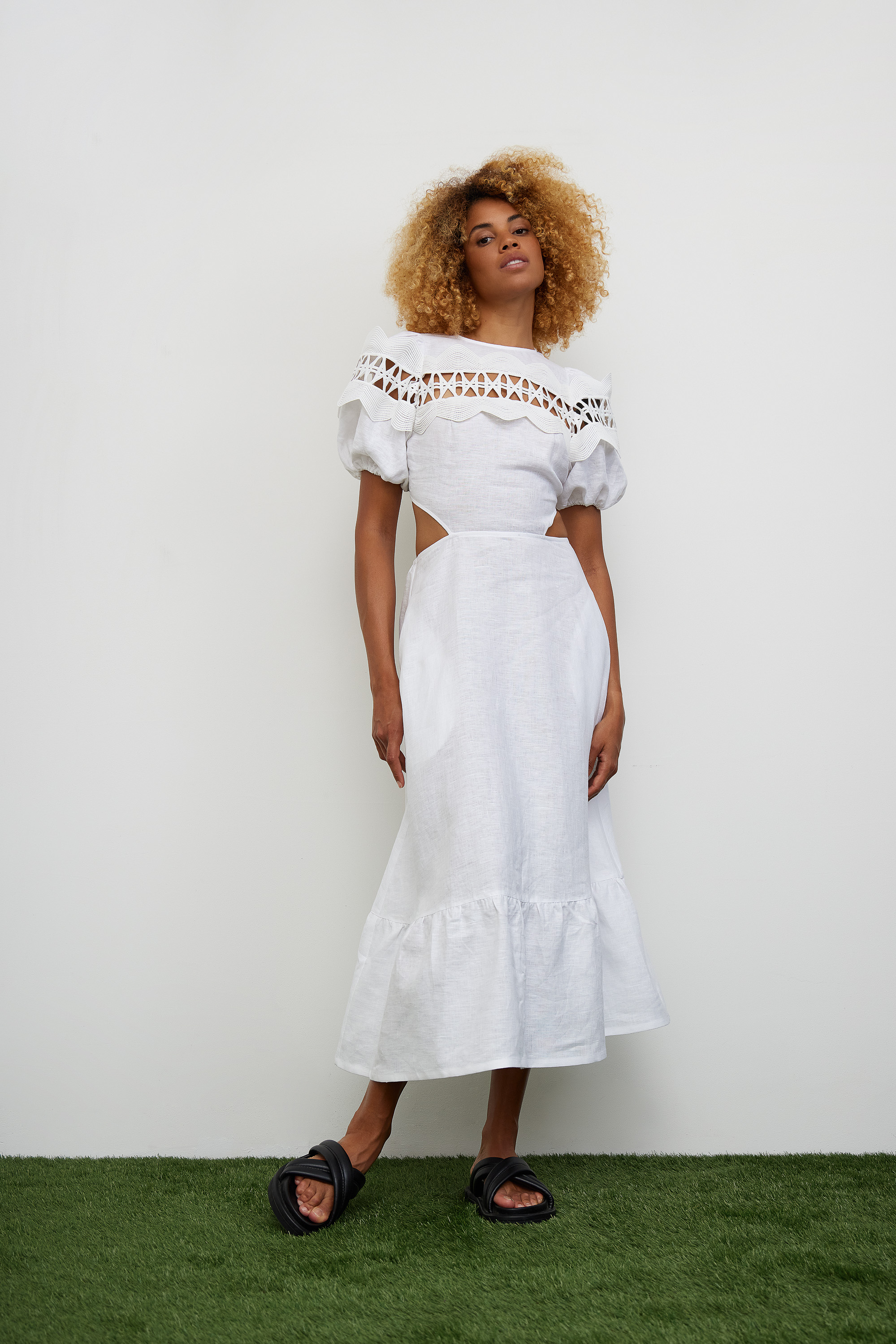 Dress 4068-02 White from BRUSNiKA