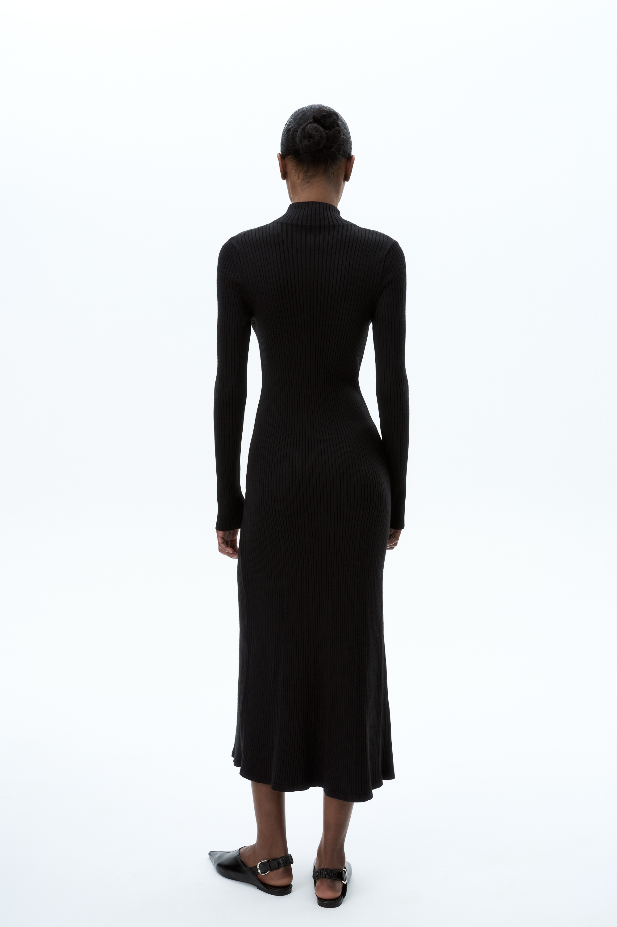 Dress 5047-01 Black from BRUSNiKA
