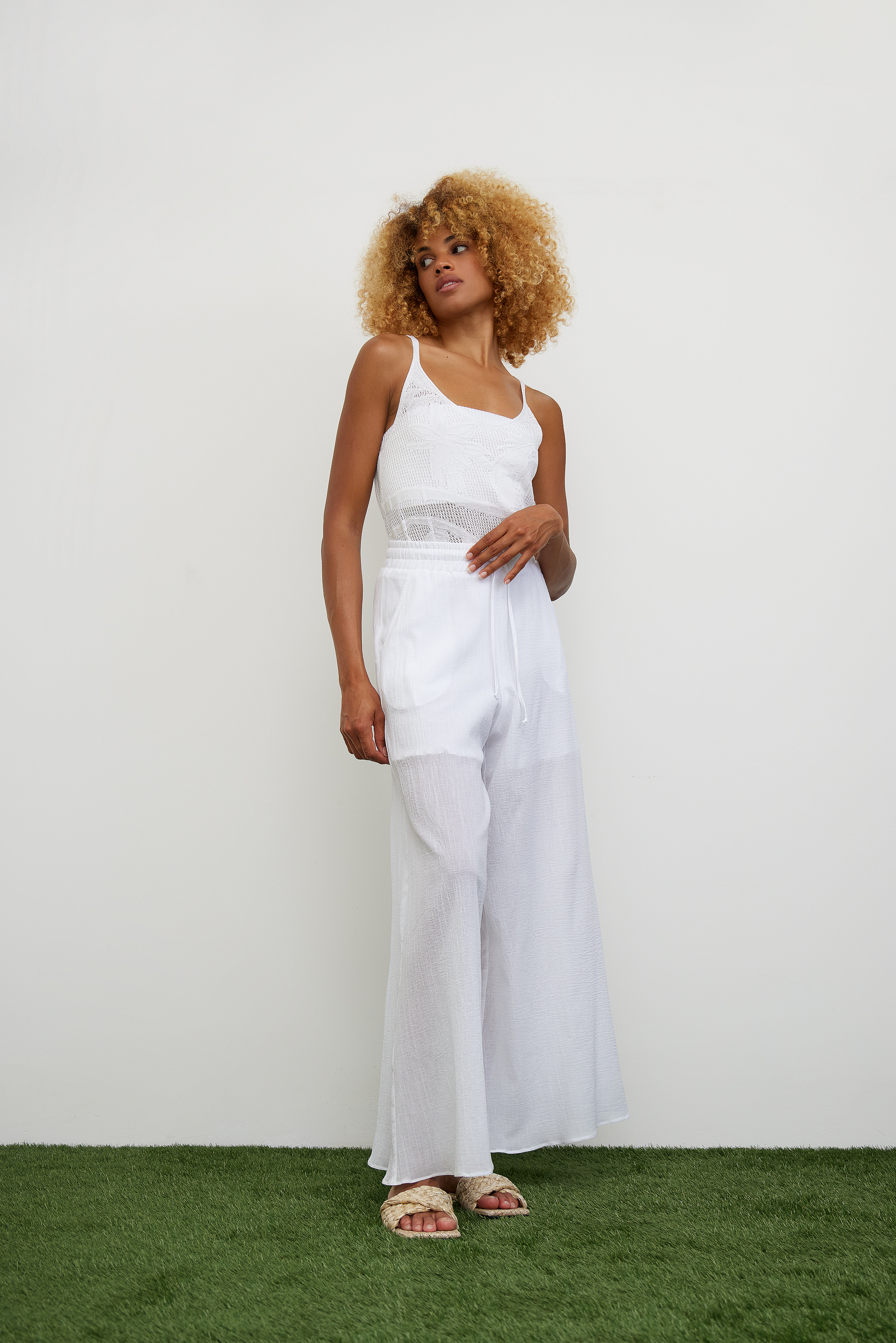 Trousers 4062-02 White from BRUSNiKA