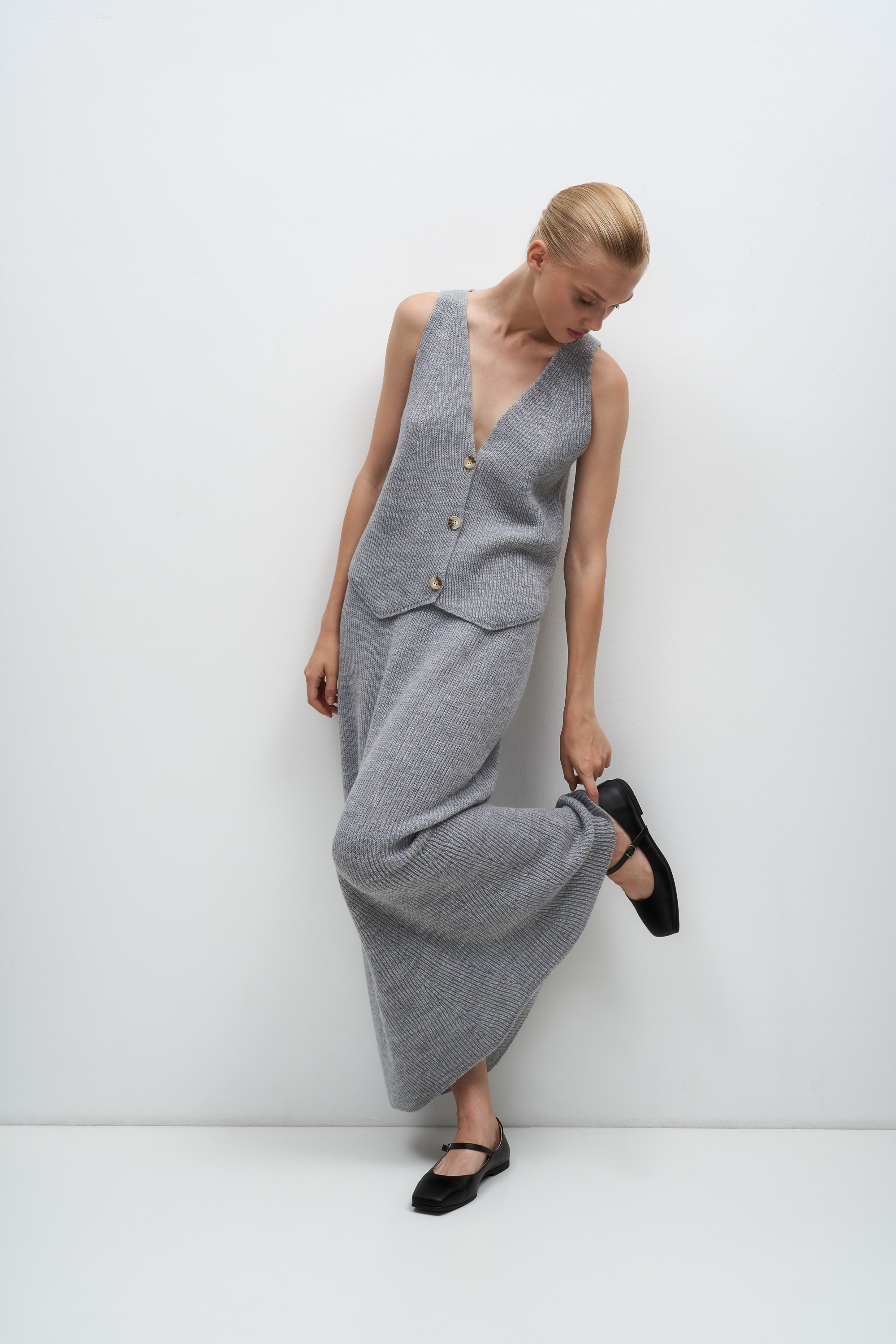 Skirt 4801-10 Light-grey from BRUSNiKA