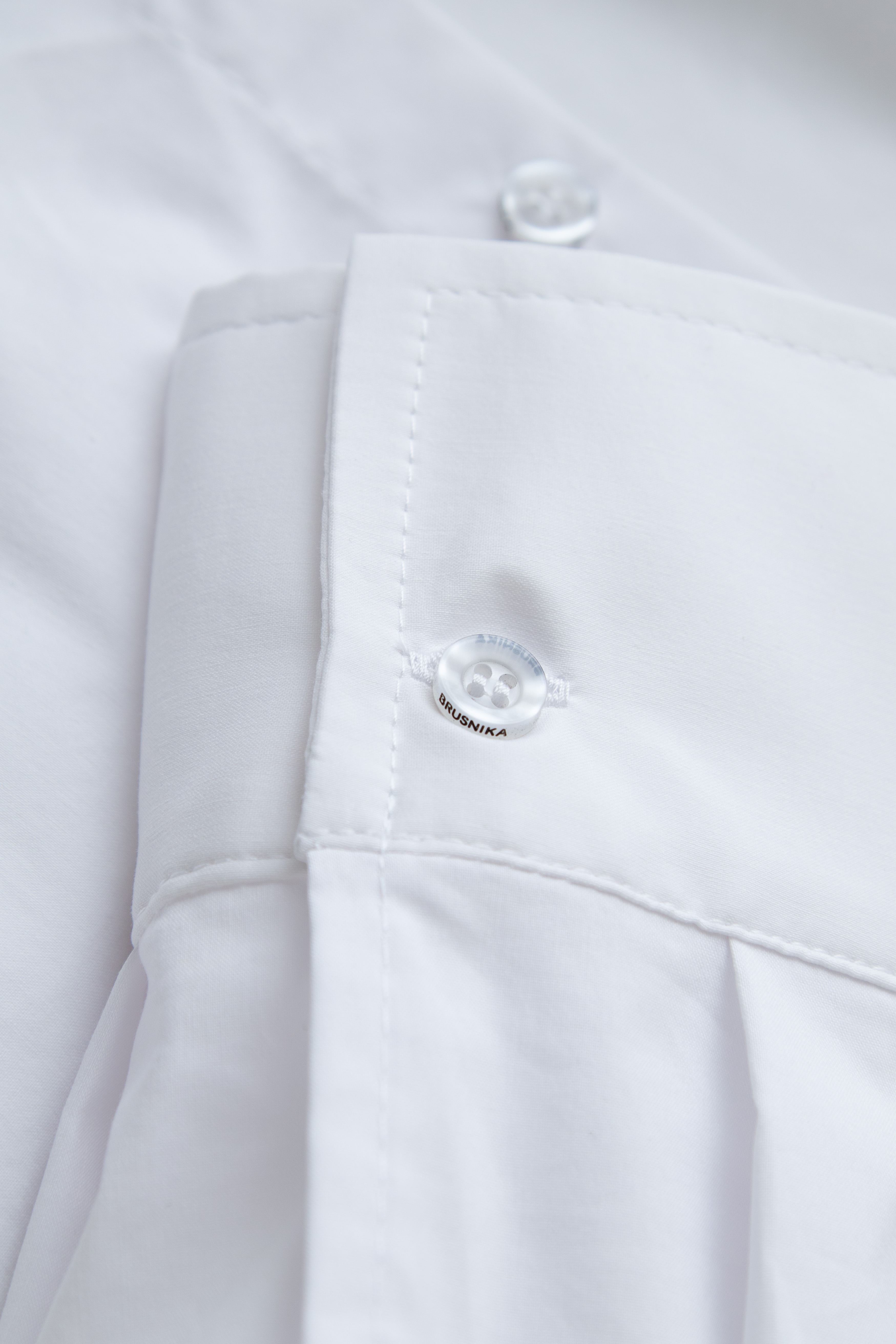 Shirt 4208-02 White from BRUSNiKA