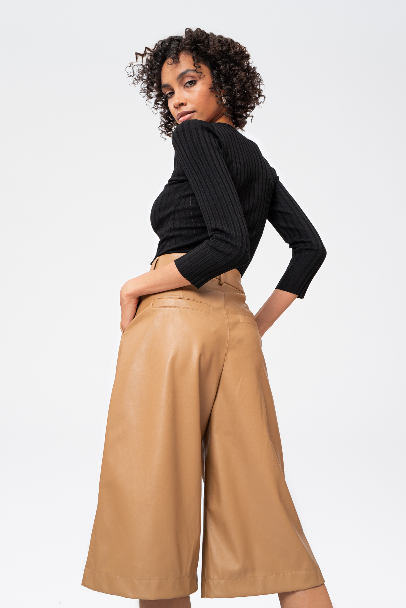 Trousers 2667-03 beige from BRUSNiKA