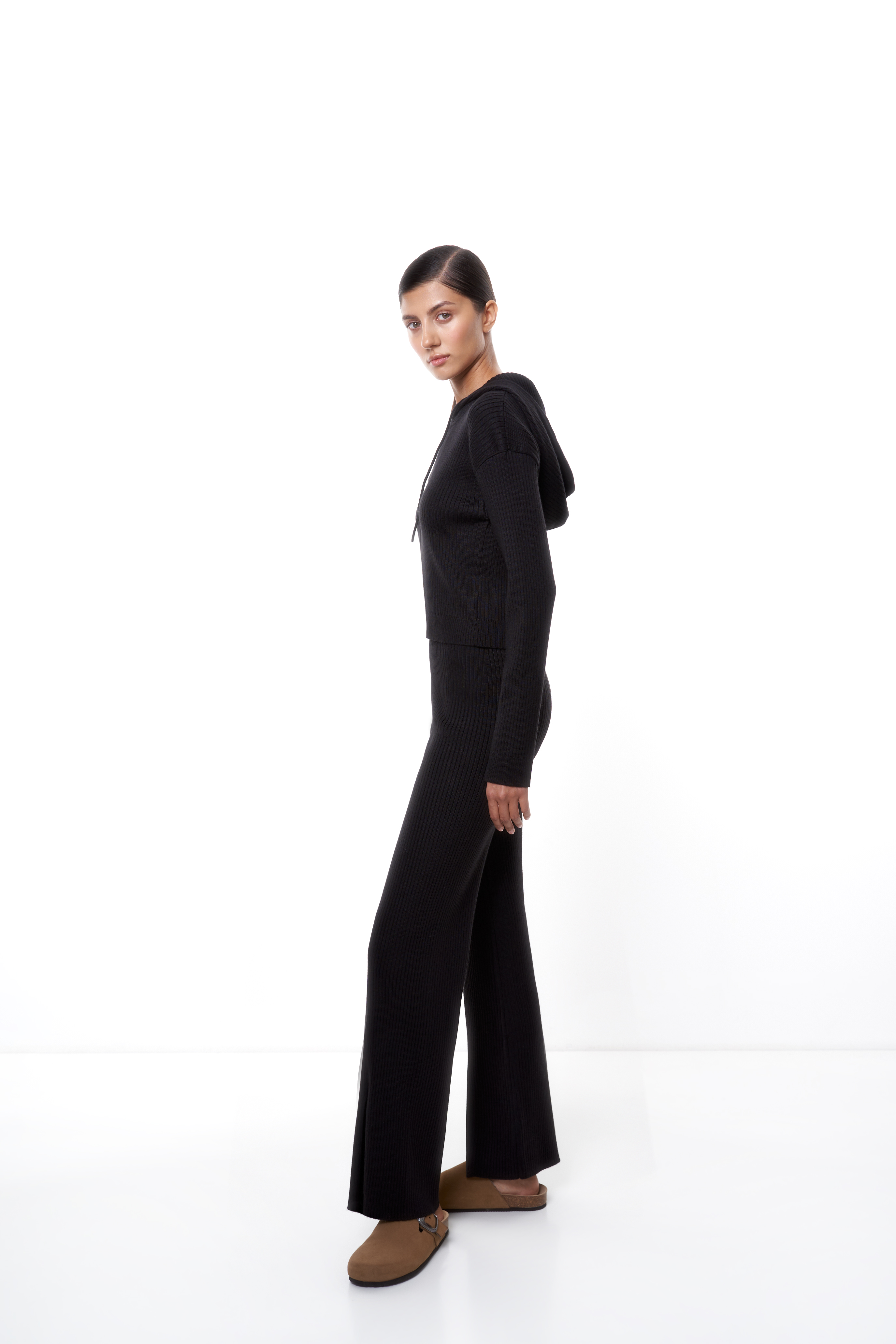 Trousers 4511-01 Black from BRUSNiKA