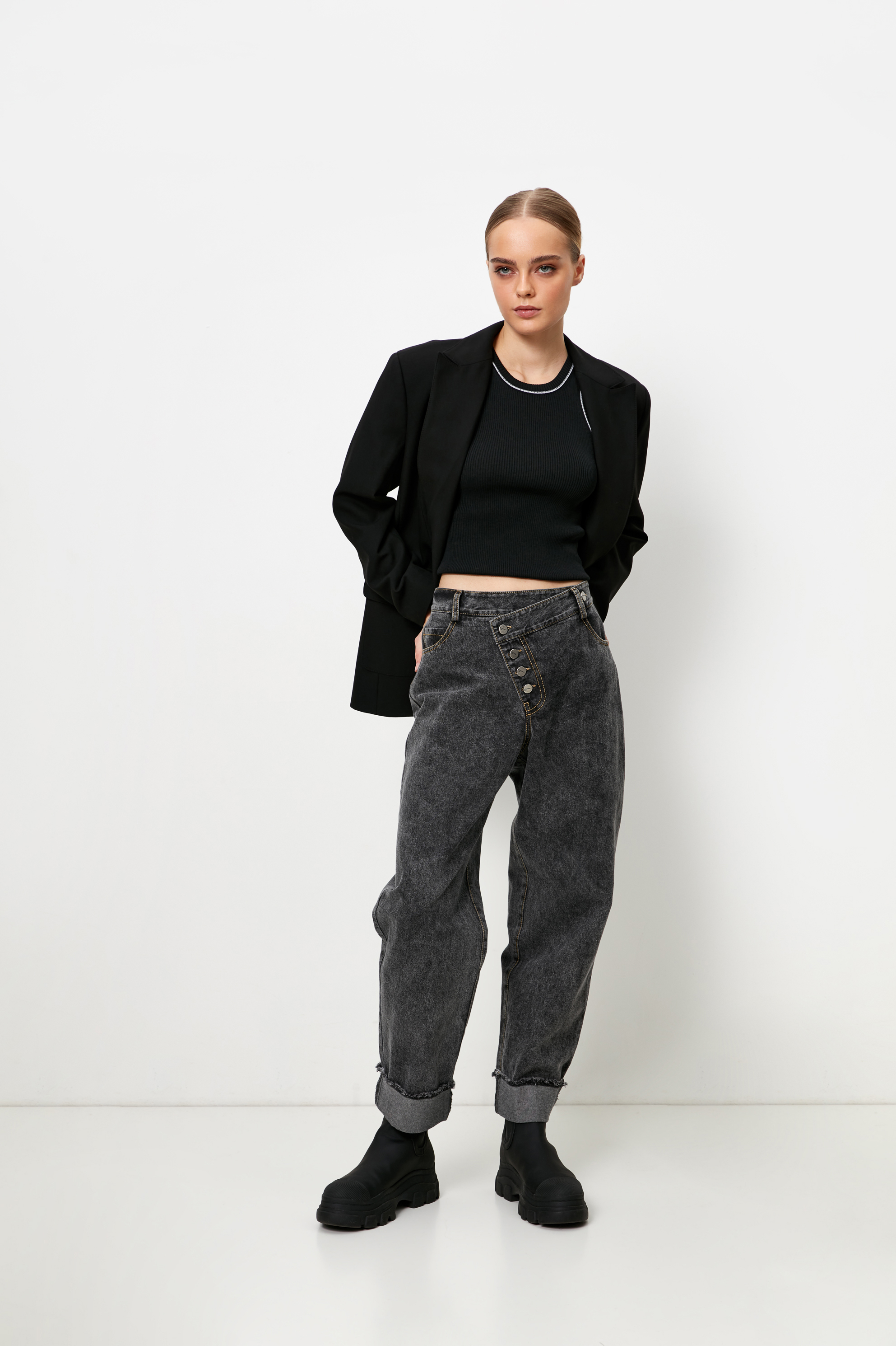 Trousers 3933-01 Black from BRUSNiKA